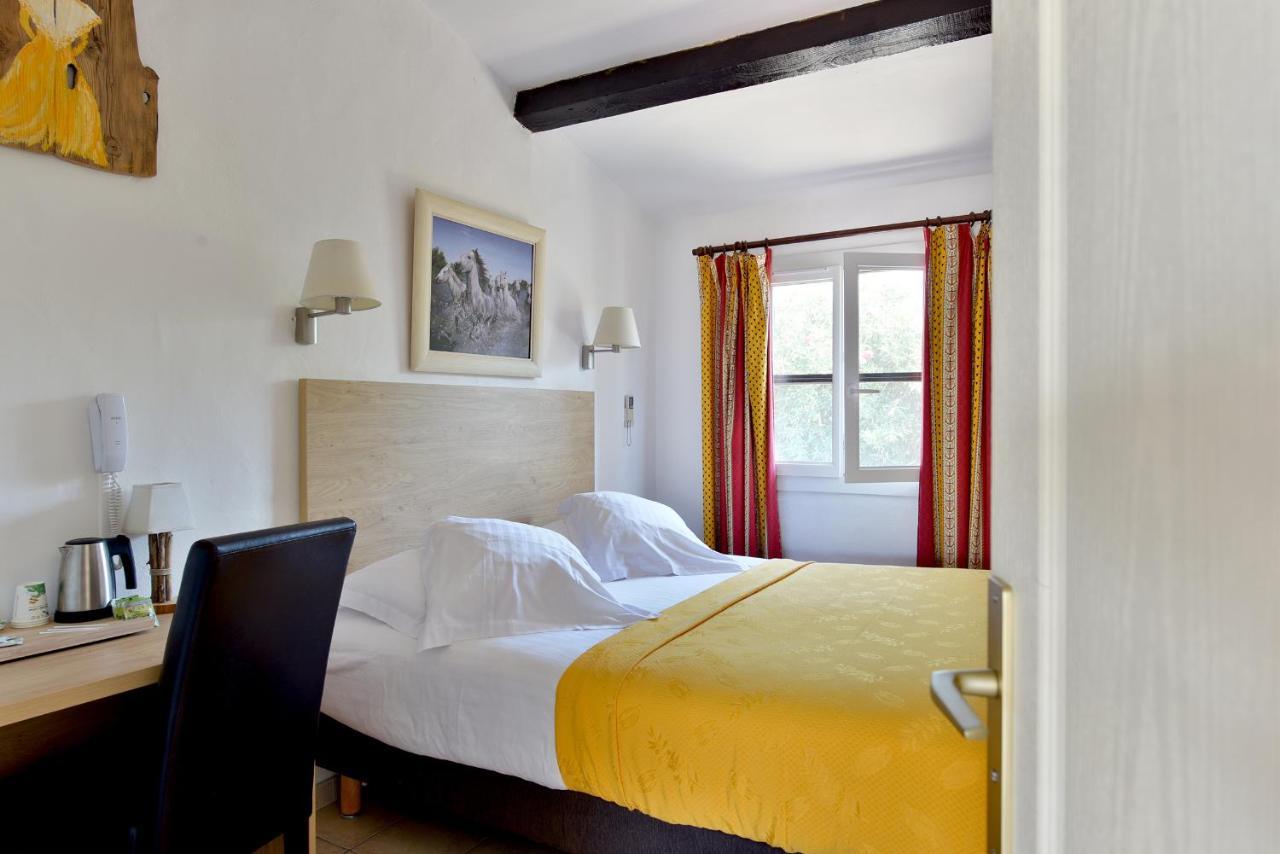 Mas De La Grenouillere Hotel Et Centre Equestre En Pleine Nature Σαιντ-Μαρί-ντε-λα-Μερ Εξωτερικό φωτογραφία