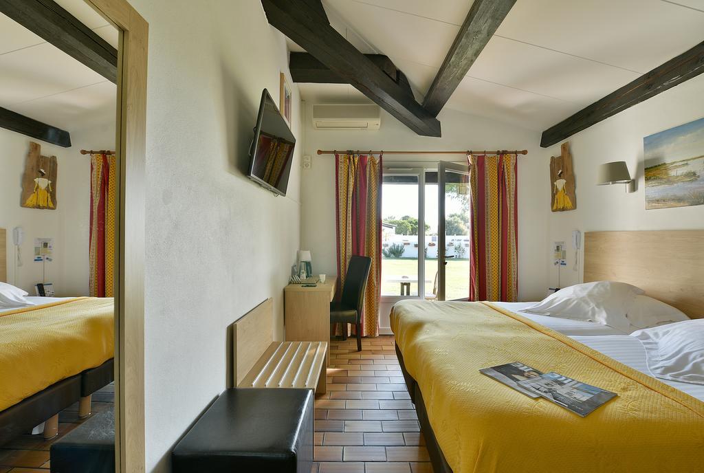 Mas De La Grenouillere Hotel Et Centre Equestre En Pleine Nature Σαιντ-Μαρί-ντε-λα-Μερ Εξωτερικό φωτογραφία